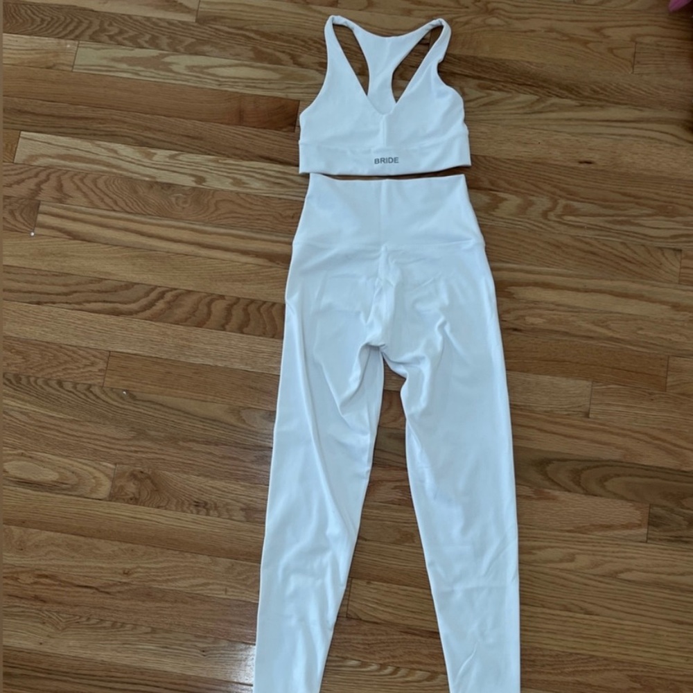 White set active set - Bride Detail